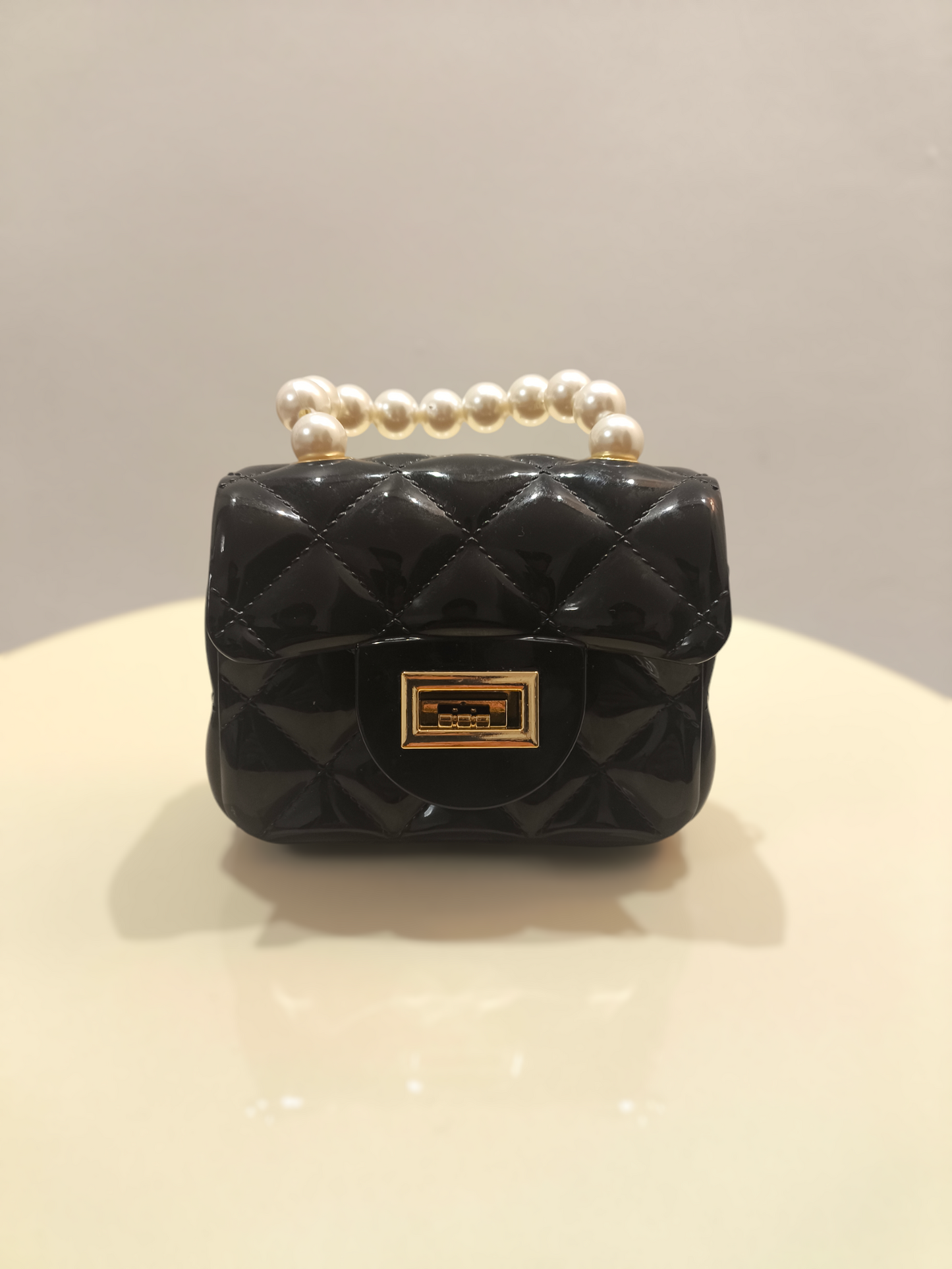 Stylish quilted handbag for women